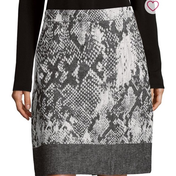 Hugo Boss Dresses & Skirts - Hugo boss skirt